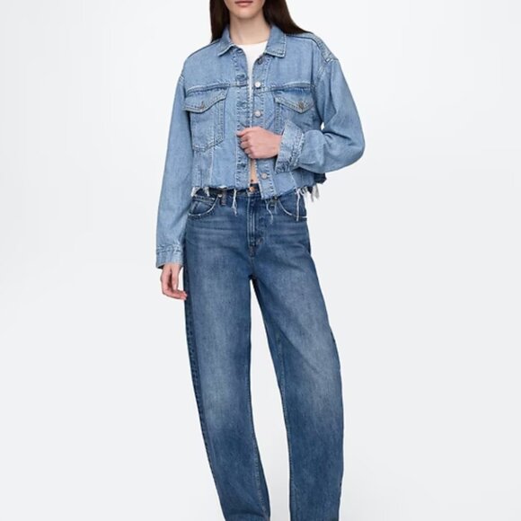 GAP UltraSoft Relaxed Cropped Icon Raw Hem Denim Jacket XS - Picture 3 of 16